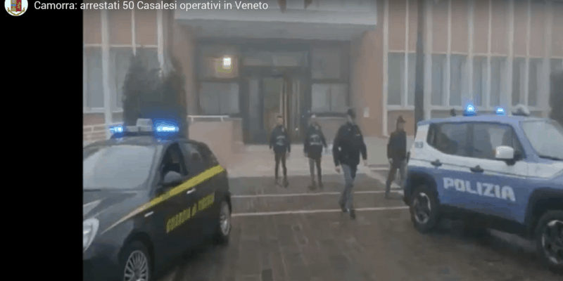 Camorra - Screenshot Youtube - Polizeieinsatz